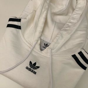 WHITE ADIDAS CROPPED HOODIE | SMALL